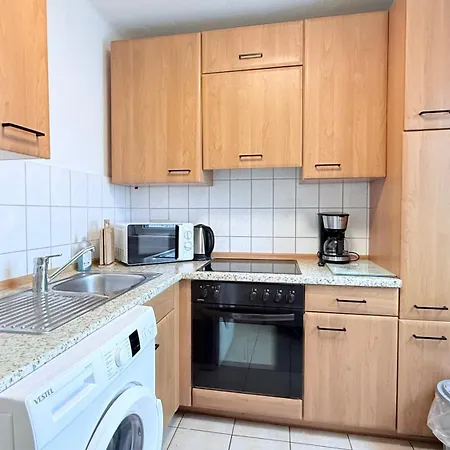 Zentrale In Direkt An Der Stadthalle Mit Kueche & Wlan *