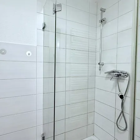 아파트 Direkt An Der Stadthalle Mit Wlan & Parkplatz *