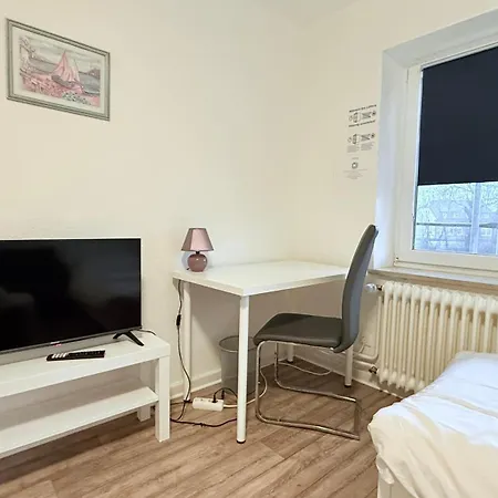 Zentrale In Direkt An Der Stadthalle Mit Kueche & Wlan Neumünster