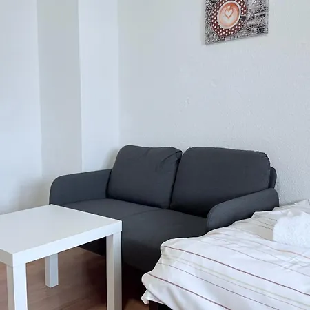Zentrale In Direkt An Der Stadthalle Mit Kueche & Wlan